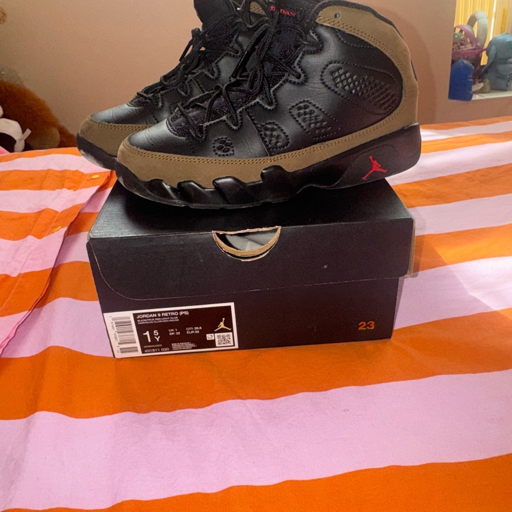 Jordan Kids Sneakers in Black and Brown